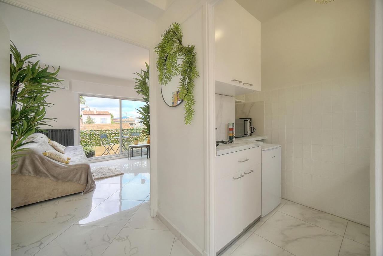 Studio Lumineux 200 M Des Plages A0B192 Cannes Exteriör bild