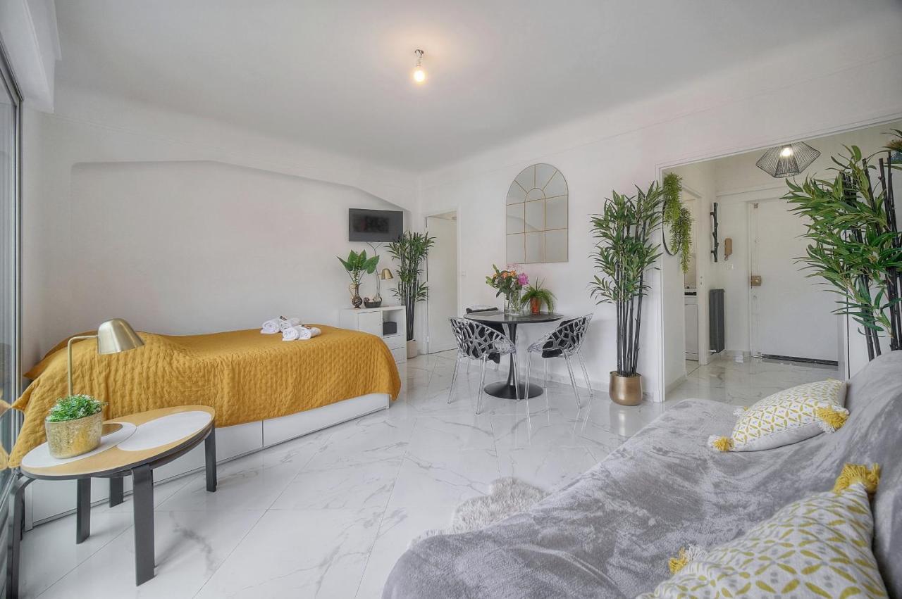 Studio Lumineux 200 M Des Plages A0B192 Cannes Exteriör bild