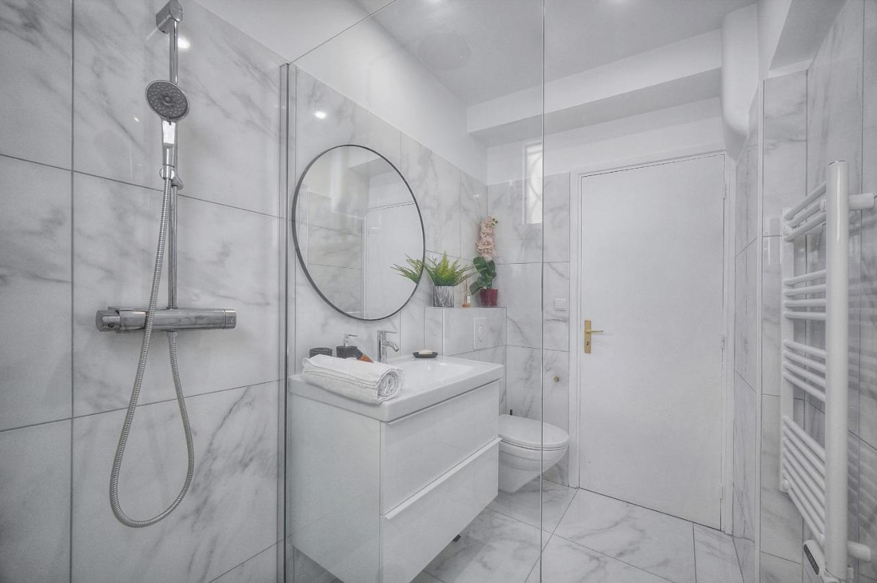 Studio Lumineux 200 M Des Plages A0B192 Cannes Exteriör bild